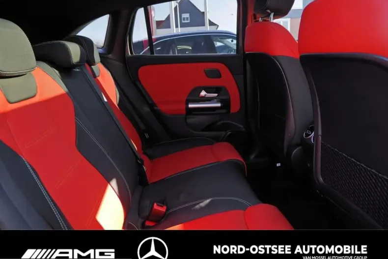 Mercedes-Benz GLA 220 (Clasa GLA) din 2024 cu 7.626 km - oferta MER217043 - foto 11