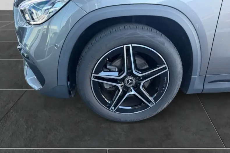 Mercedes-Benz GLA 200 (Clasa GLA) din 2023 cu 5.086 km - oferta MER217044 - foto 13