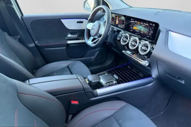 Mercedes-Benz GLA 200 (Clasa GLA) din 2023 cu 5.086 km - oferta MER217044 - foto 14