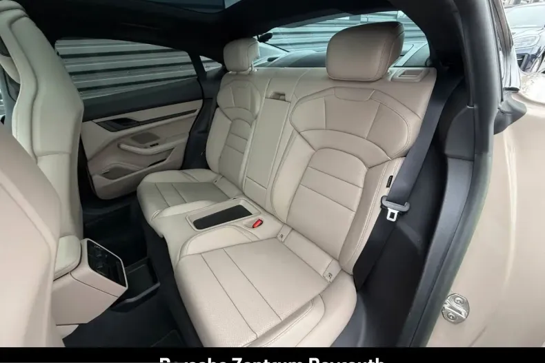 Porsche Taycan din 2023 cu 42.500 km - oferta POR217053 - foto 13