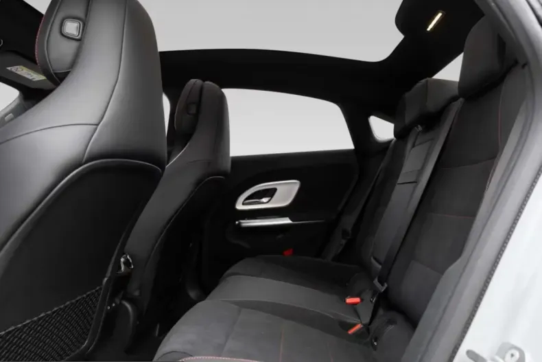 Mercedes-Benz CLA 200 (Clasa CLA) din 2026 cu 9.876 km - oferta MER217054 - foto 7