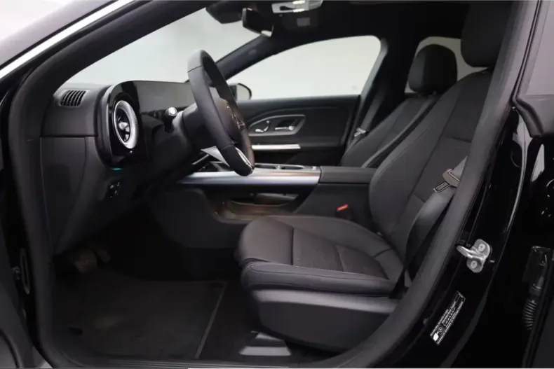 Mercedes-Benz CLA 200 (Clasa CLA) din 2026 cu 4.987 km - oferta MER217057 - foto 9