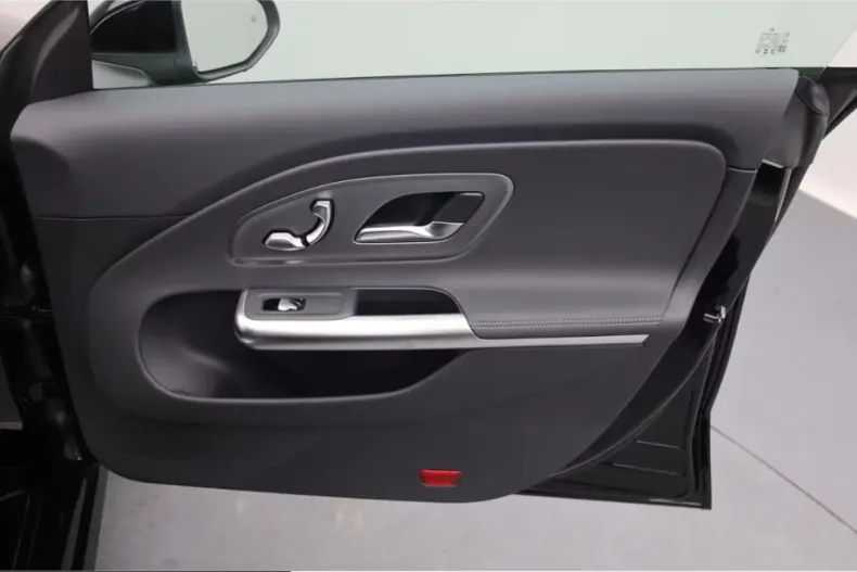 Mercedes-Benz CLA 200 (Clasa CLA) din 2026 cu 4.987 km - oferta MER217057 - foto 12