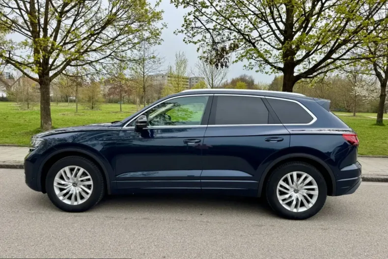 Volkswagen Touareg din 2023 cu 56.300 km - oferta VOL217059 - foto 2