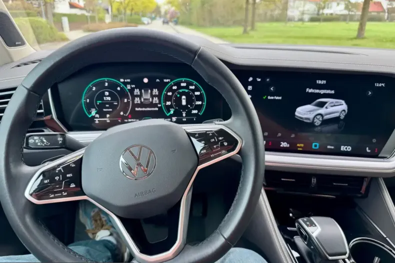 Volkswagen Touareg din 2023 cu 56.300 km - oferta VOL217059 - foto 5