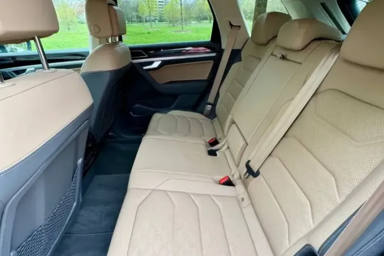 Volkswagen Touareg din 2023 cu 56.300 km - oferta VOL217059 - foto 7