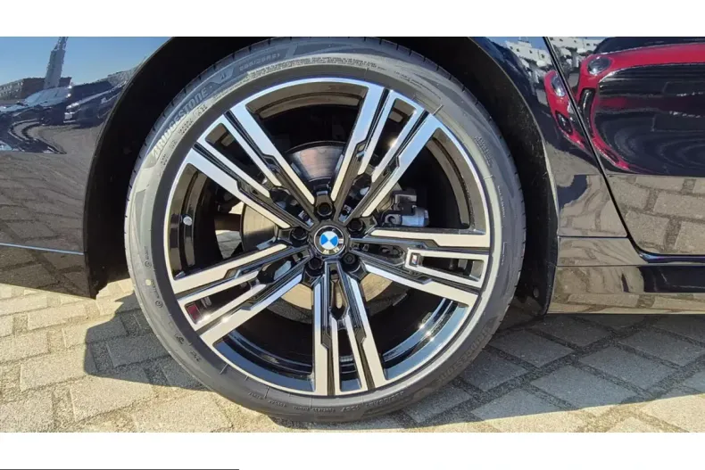 BMW 740 (Seria 7) din 2025 cu 25.853 km - oferta BMW217062 - foto 4