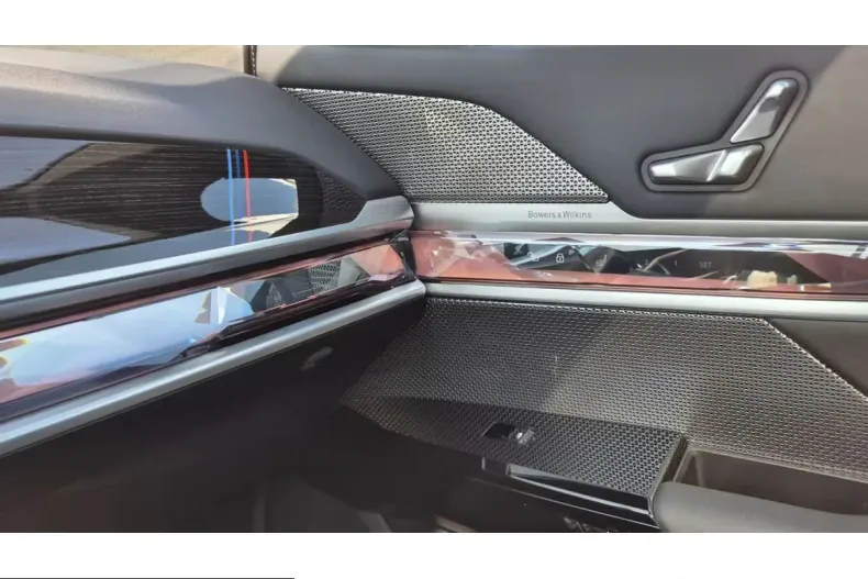 BMW 740 (Seria 7) din 2025 cu 25.853 km - oferta BMW217062 - foto 11