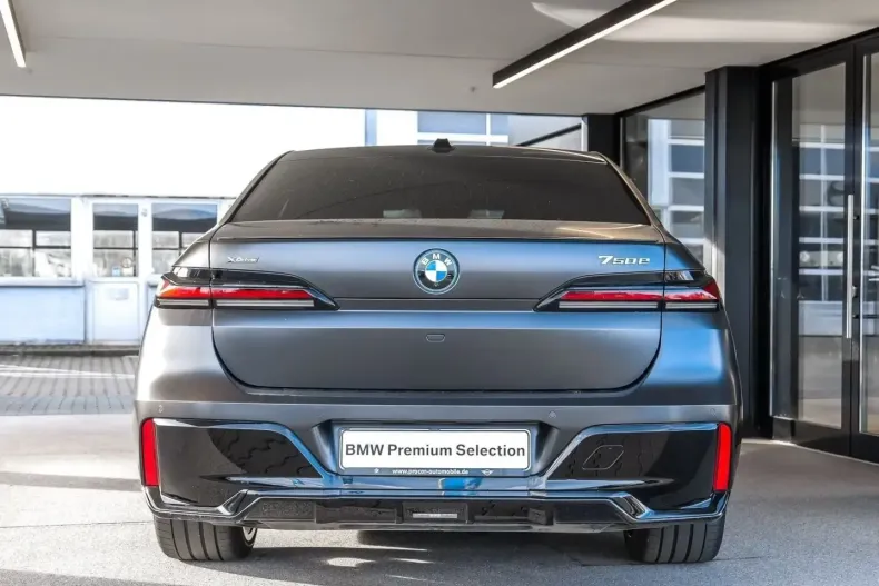 BMW 750 (Seria 7) din 2024 cu 44.878 km - oferta BMW217064 - foto 4