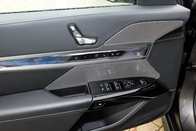 BMW 750 (Seria 7) din 2024 cu 44.878 km - oferta BMW217064 - foto 21