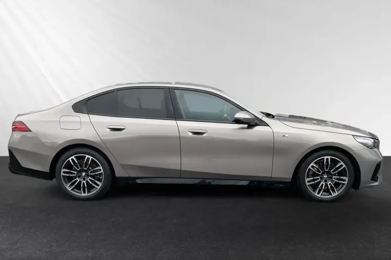 BMW 520 (Seria 5) din 2025 cu 24.820 km - oferta BMW217067 - foto 2