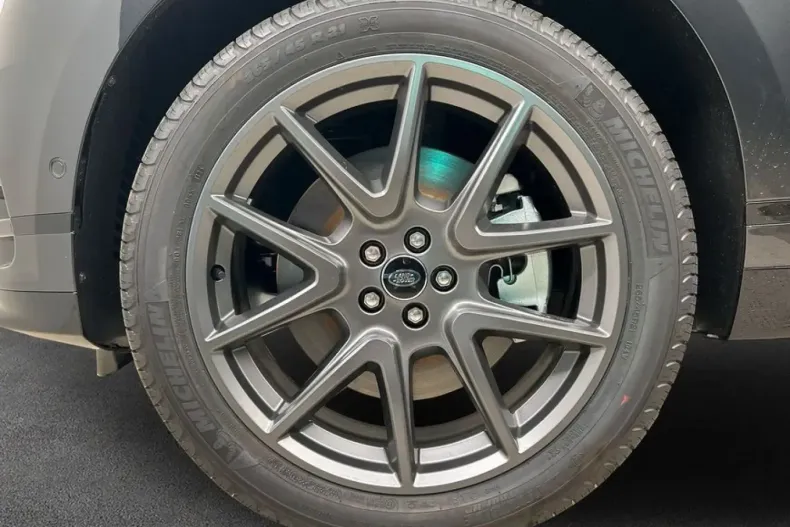 Land Rover Range Rover Velar din 2025 cu 6.127 km - oferta LAN217068 - foto 9