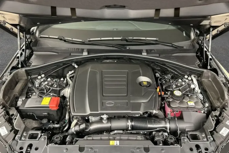 Land Rover Range Rover Velar din 2025 cu 6.127 km - oferta LAN217068 - foto 10