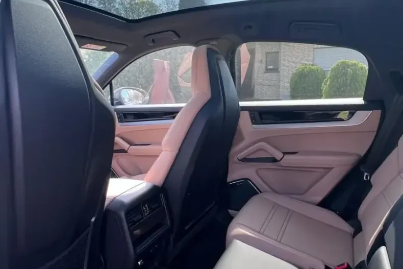 Porsche Cayenne din 2025 cu 17.500 km - oferta POR217075 - foto 7