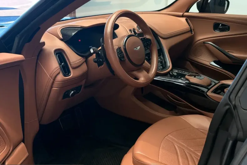 Aston Martin DBX din 2023 cu 26.500 km - oferta AST217094 - foto 2