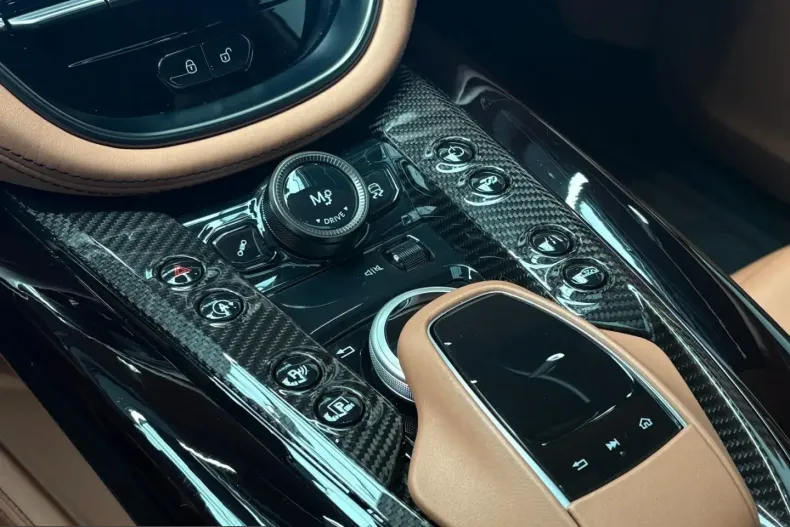 Aston Martin DBX din 2023 cu 26.500 km - oferta AST217094 - foto 11