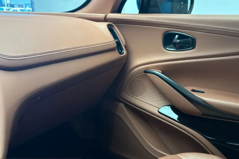 Aston Martin DBX din 2023 cu 26.500 km - oferta AST217094 - foto 14