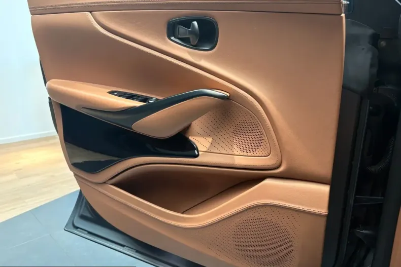 Aston Martin DBX din 2023 cu 26.500 km - oferta AST217094 - foto 16