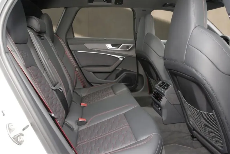 Audi RS6 din 2025 cu 12.400 km - oferta AUD217102 - foto 7
