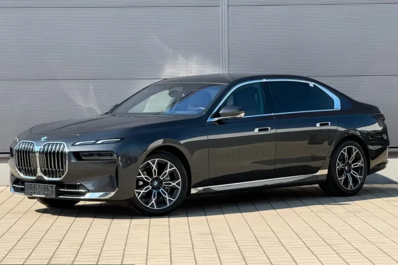 BMW 740 (Seria 7) din 2024 cu 44.640 km - oferta BMW217105 - foto 2