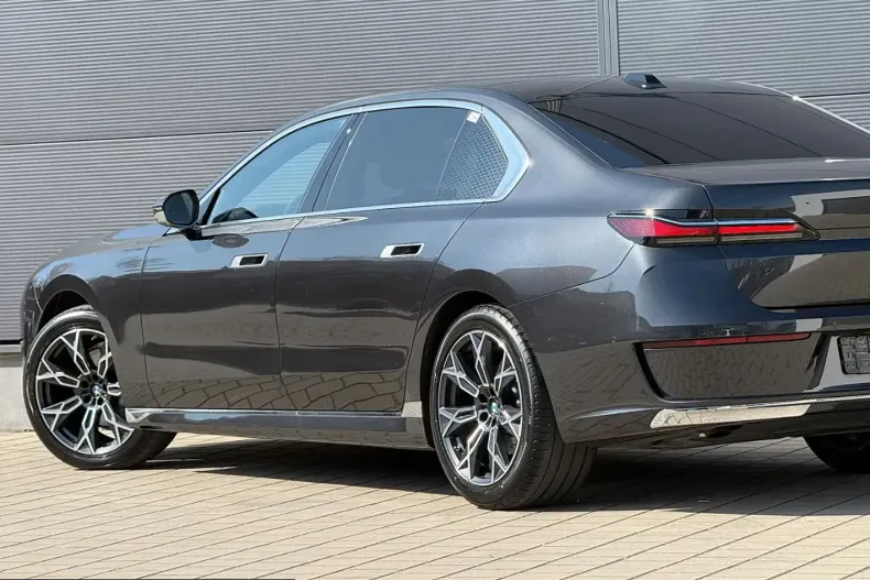 BMW 740 (Seria 7) din 2024 cu 44.640 km - oferta BMW217105 - foto 11