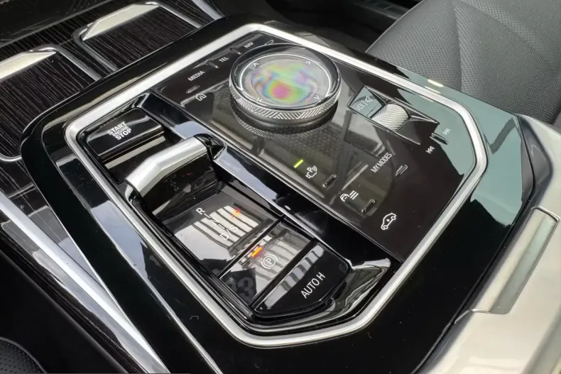 BMW 740 (Seria 7) din 2025 cu 5.400 km - oferta BMW217124 - foto 23