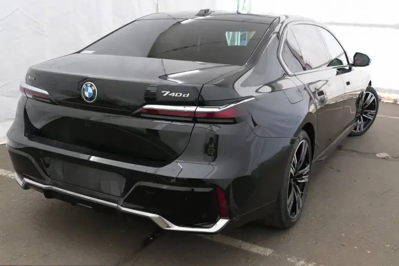 BMW 740 (Seria 7) din 2025 cu 5.052 km - oferta BMW217131 - foto 4