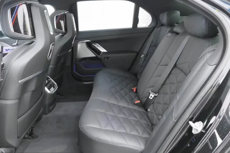BMW 740 (Seria 7) din 2025 cu 5.052 km - oferta BMW217131 - foto 9