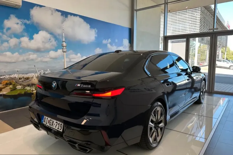 BMW M760 (Seria 7) din 2024 cu 12.000 km - oferta BMW217137 - foto 3