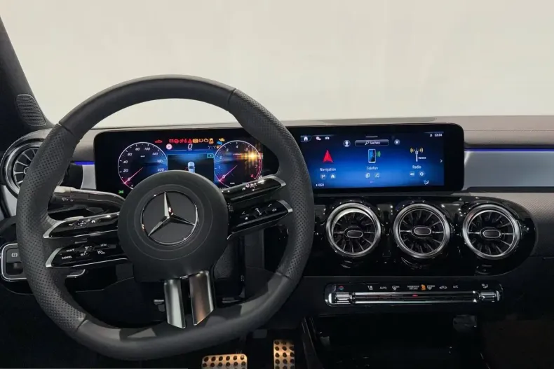 Mercedes-Benz CLA 200 (Clasa CLA) din 2026 cu 9.977 km - oferta MER217138 - foto 7