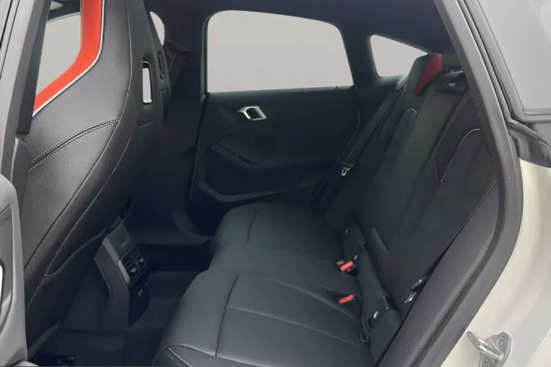 BMW 220i (Seria 2) din 2024 cu 6.935 km - oferta BMW217147 - foto 14