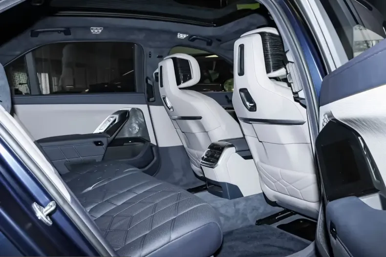 BMW 750 (Seria 7) din 2024 cu 48.486 km - oferta BMW217150 - foto 5