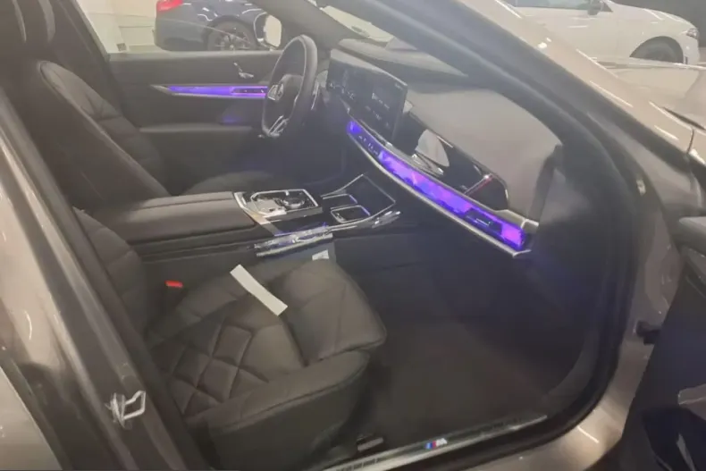 BMW 740 (Seria 7) din 2025 cu 11.901 km - oferta BMW217156 - foto 8