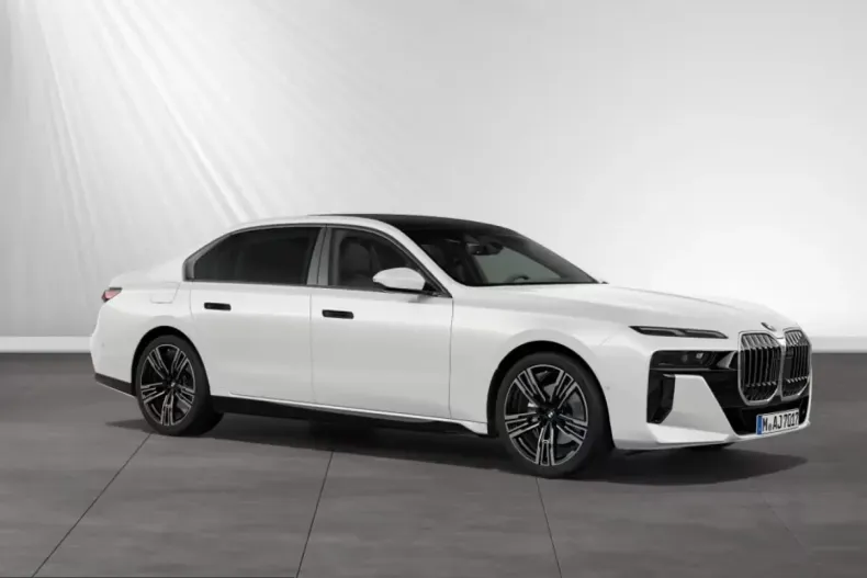 BMW 740 (Seria 7) din 2025 cu 8.120 km - oferta BMW217160 - foto 1