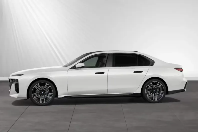 BMW 740 (Seria 7) din 2025 cu 8.120 km - oferta BMW217160 - foto 8