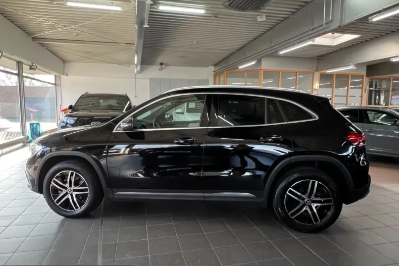 Mercedes-Benz GLA 180 (Clasa GLA) din 2023 cu 64.725 km - oferta MER217172 - foto 6