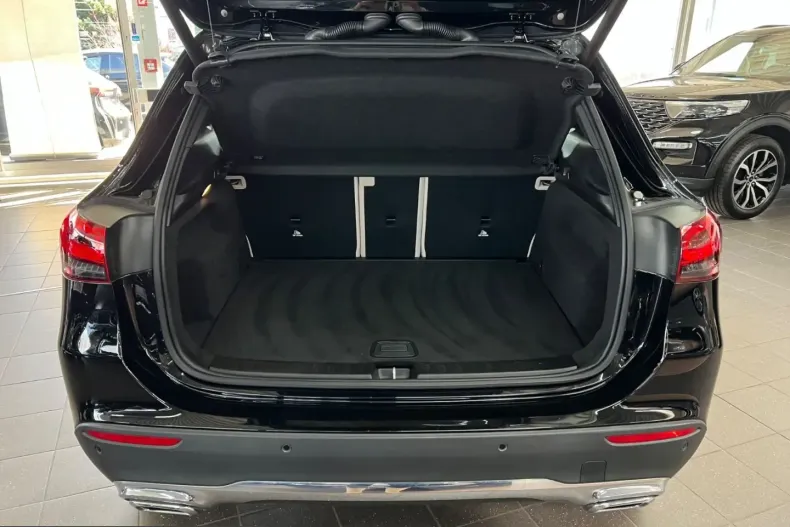 Mercedes-Benz GLA 180 (Clasa GLA) din 2023 cu 64.725 km - oferta MER217172 - foto 9