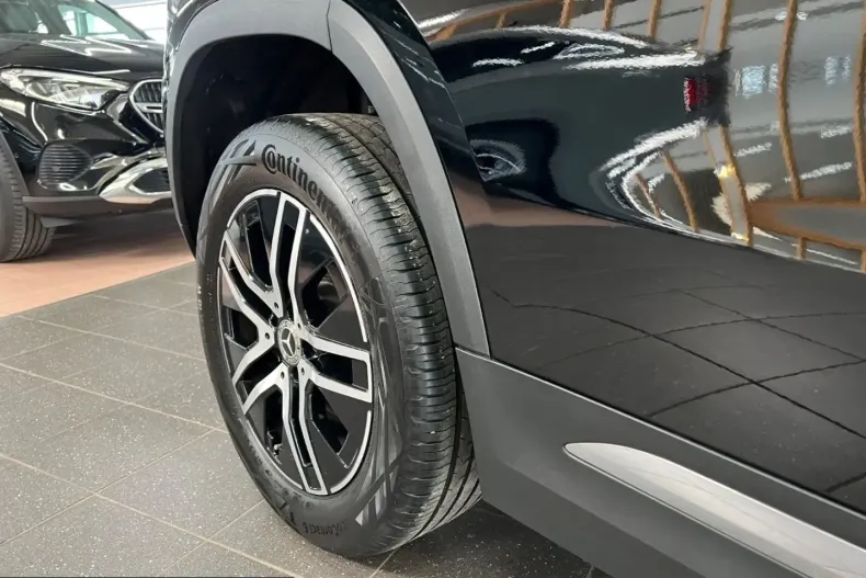 Mercedes-Benz GLA 180 (Clasa GLA) din 2023 cu 64.725 km - oferta MER217172 - foto 11