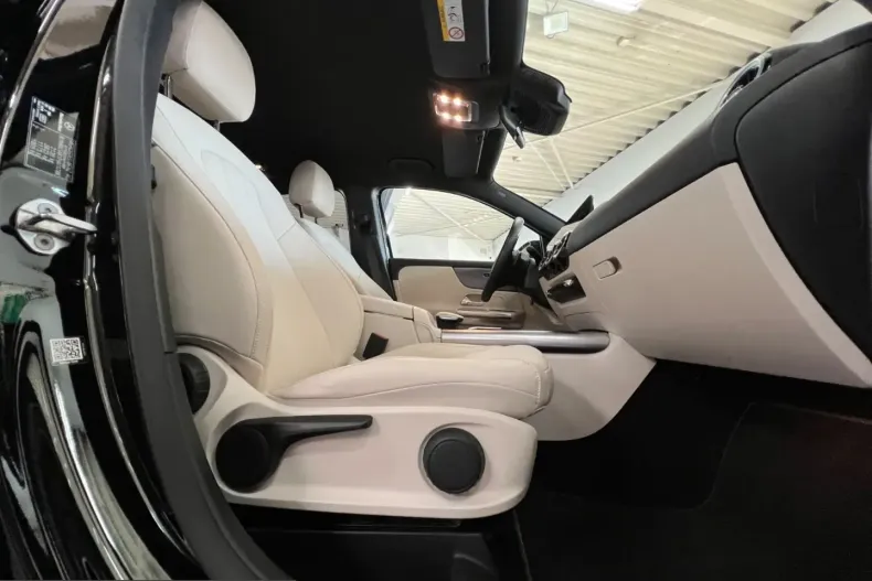 Mercedes-Benz GLA 180 (Clasa GLA) din 2023 cu 64.725 km - oferta MER217172 - foto 17