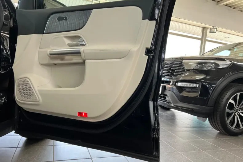 Mercedes-Benz GLA 180 (Clasa GLA) din 2023 cu 64.725 km - oferta MER217172 - foto 18
