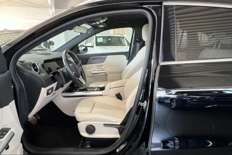 Mercedes-Benz GLA 180 (Clasa GLA) din 2023 cu 64.725 km - oferta MER217172 - foto 23