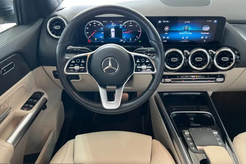 Mercedes-Benz GLA 180 (Clasa GLA) din 2023 cu 64.725 km - oferta MER217172 - foto 36