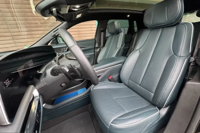 Cadillac Lyriq din 2024 cu 25.590 km - oferta CAD217174 - foto 8