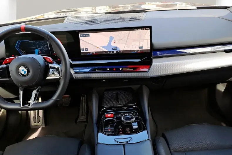 BMW M5 (Seria 5) din 2025 cu 25.216 km - oferta BMW217188 - foto 14