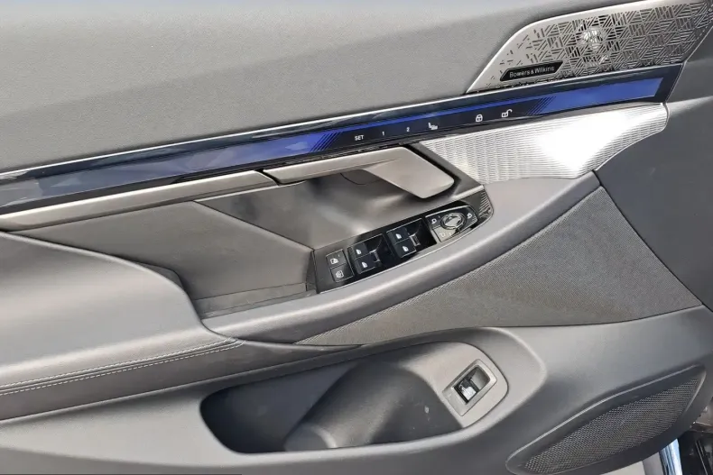 BMW M5 (Seria 5) din 2025 cu 25.216 km - oferta BMW217188 - foto 15