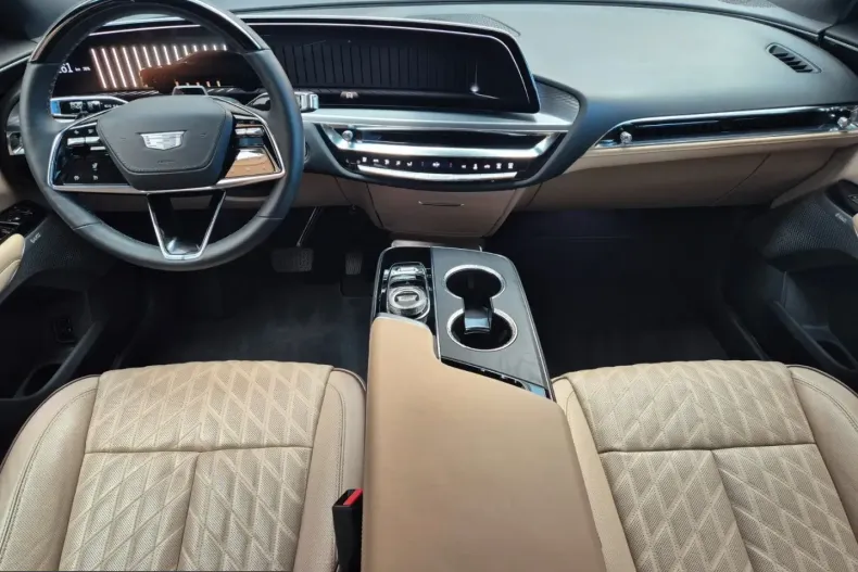 Cadillac Lyriq din 2025 cu 17.000 km - oferta CAD217189 - foto 12