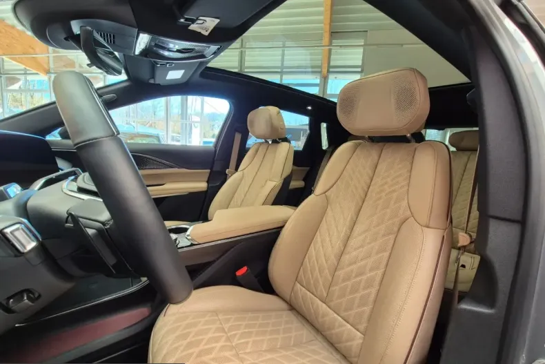 Cadillac Lyriq din 2025 cu 17.000 km - oferta CAD217189 - foto 14