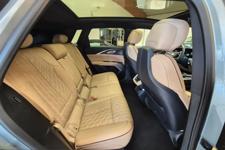 Cadillac Lyriq din 2025 cu 17.000 km - oferta CAD217189 - foto 15