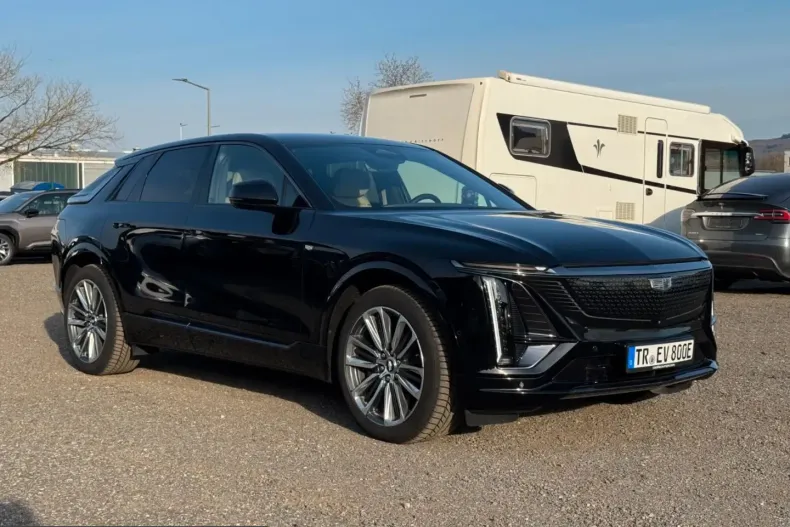 Cadillac Lyriq din 2025 cu 17.000 km - oferta CAD217190 - foto 3