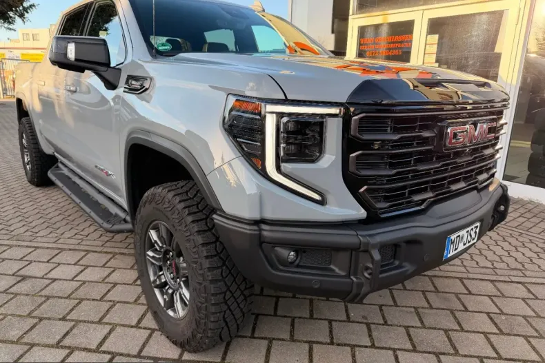 GMC Sierra din 2025 cu 6.000 km - oferta GMC217195 - foto 1